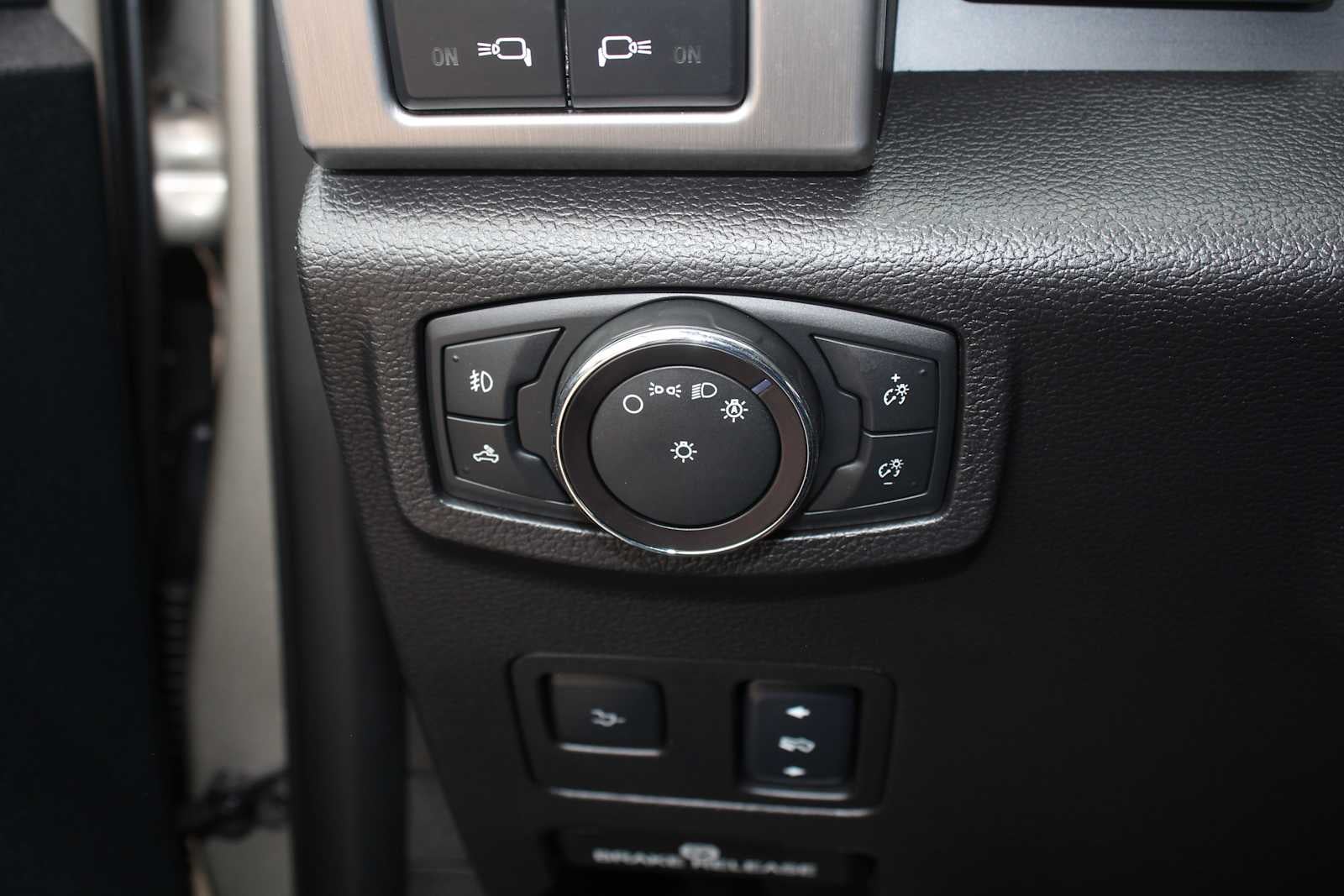 2017 Ford Super Duty F-350 SRW Pickup Platinum