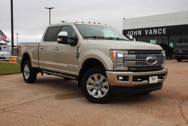 2017 Ford Super Duty F-350 SRW Pickup Platinum