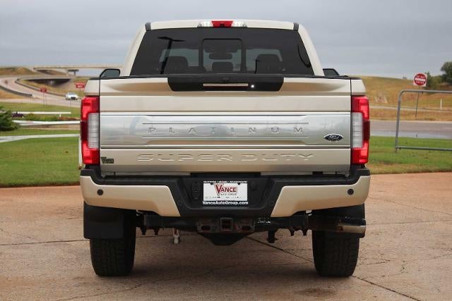 2017 Ford Super Duty F-350 SRW Pickup Platinum