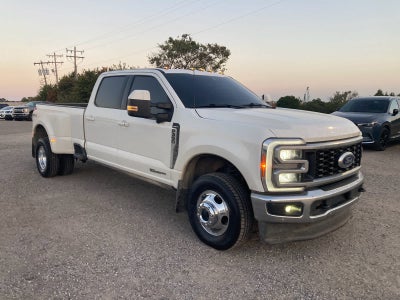 2023 Ford Super Duty F-350 DRW Pickup LARIAT