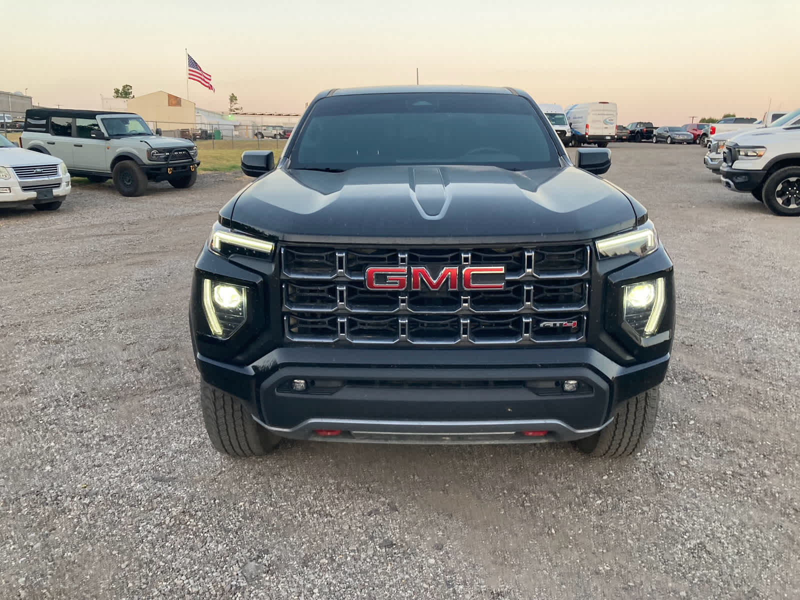 2025 GMC Canyon 4WD AT4